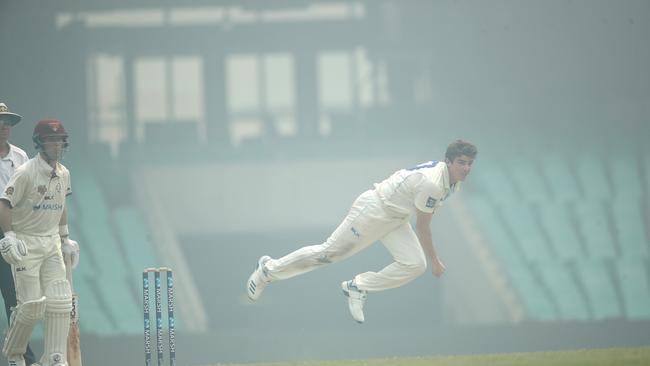 The show must go on: Sean Abbott in action. Picture. Phil Hillyard