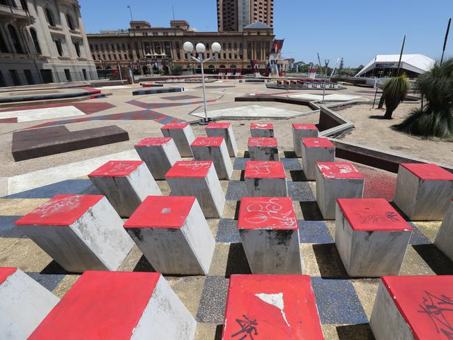 The Adelaide Festival Centre’s southern plaza with design and sculpture by West German sculptor Otto Hajek.