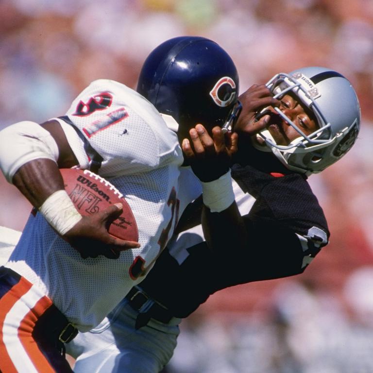 Chicago Bears defensive back Mike Richardson during a game at the Los Angeles Memorial Coliseum in 1989.