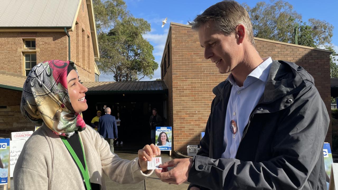 Voter Rahima was impressed with Labor candidate Andrew Charlton during his visit to her neighbourhood.