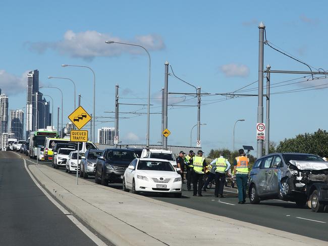 Car accident on Sundale Bridge.Photograph : Jason O'Brien