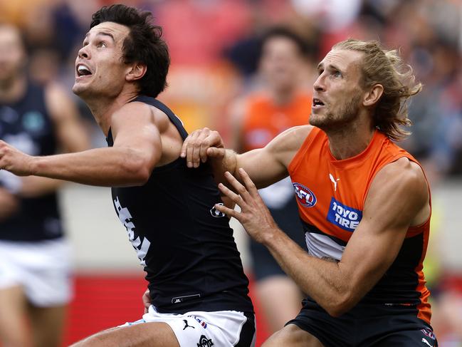 Star defender named as Giants’ sub against Hawks