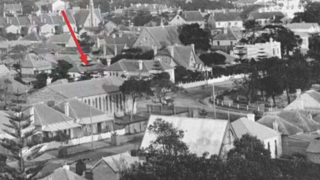 An image of Manly from between 1884 and 1917 showing Roseville. The red arrow points to what remains of the property with the main part of the cottage to the right. Picture: MAAS. Glass plate negative, full plate, ‘Manly, looking east’, Kerry and Co, Sydney, Australia, c. 1884-1917.