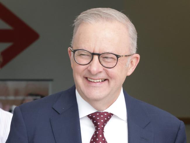 The Prime Minister, Anthony Albanese, visiting Rochedale Village Doctors, Brisbane QLD - on Wednesday 19th March 2025 - Photo Steve Pohlner