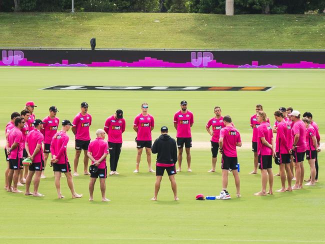 Sydney Sixers in ‘Barefoot Circle’ of respect at Coffs Harbour