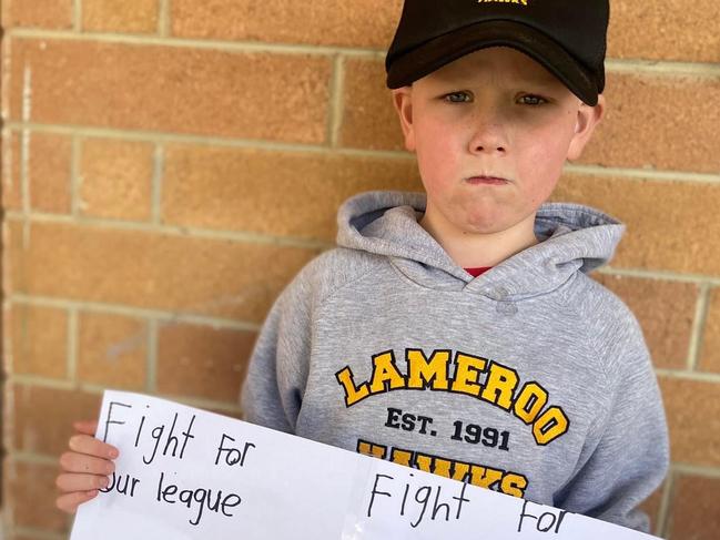 Young Lameroo Hawks fan Harrison Edwards