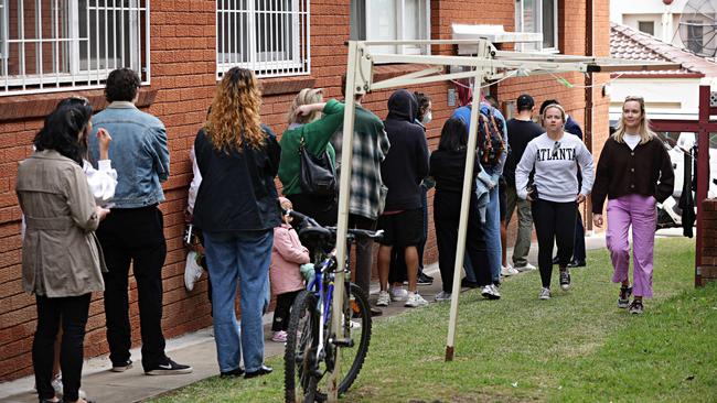 WEEKEND TELEGRAPH JULY 15, 2023. A line of hope full renters to see a apartment on Frederick St, Ashfield.  Picture: Adam Yip