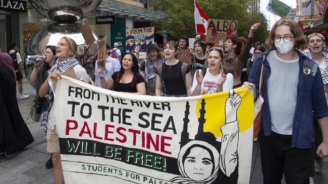 STUDENTS 4 PALESTINE PROTEST - Uni students meeting to protest for Palestine at the Adelaide Uni on North Tce and walking down Rundle Mall.14th March 2024 - Picture: Brett Hartwig