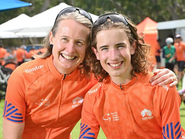 20/1/23. TDU - TDU COMMUNITY CHALLENGEBendigo mother and son - Rachael and Levi 13yrs BrainPicture: Keryn Stevens