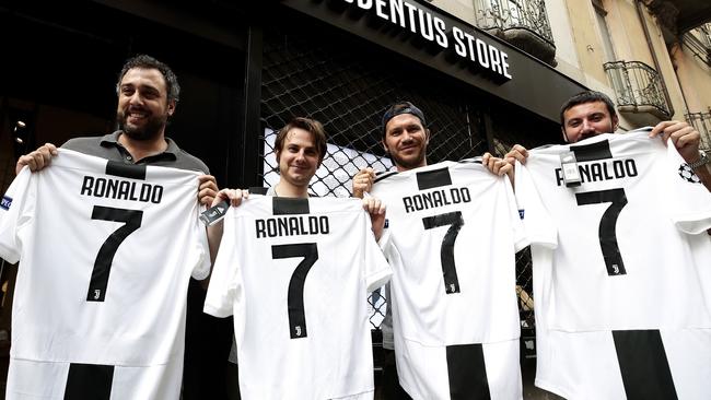 Ronaldo's Juventus Jersey Sells 520,000 Units