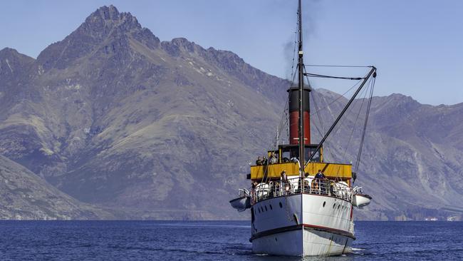 Vintage steamship TSS Earnslaw on Lake Wakatipu, Queenstown.