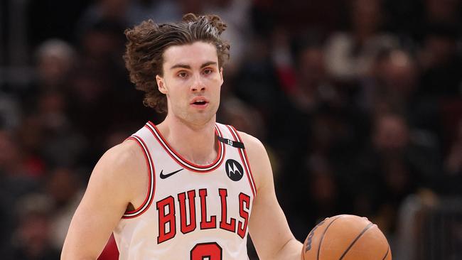 CHICAGO, ILLINOIS - MARCH 10: Josh Giddey #3 of the Chicago Bulls dribbles up the court against the Indiana Pacers during the first half at the United Center on March 10, 2025 in Chicago, Illinois. NOTE TO USER: User expressly acknowledges and agrees that, by downloading and or using this photograph, User is consenting to the terms and conditions of the Getty Images License Agreement. Michael Reaves/Getty Images/AFP (Photo by Michael Reaves / GETTY IMAGES NORTH AMERICA / Getty Images via AFP)