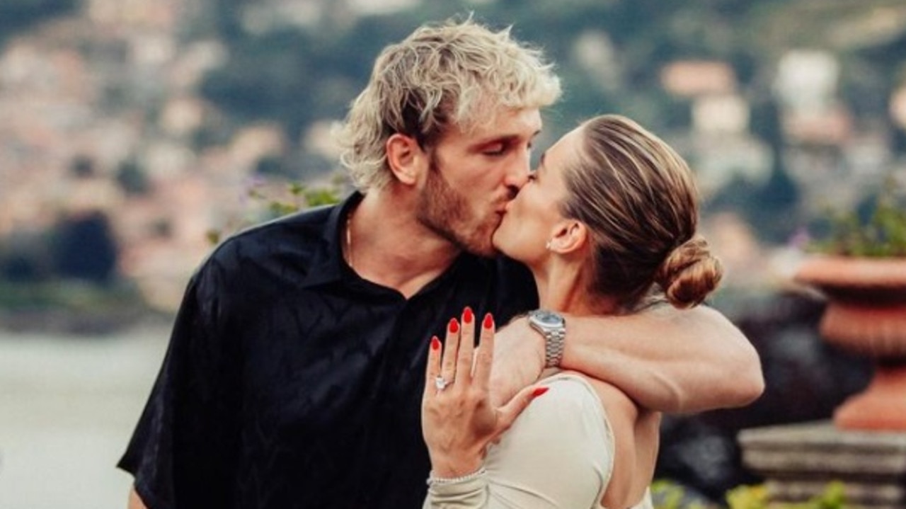 Logan Paul popped the question to Nina Agdal in style. Photo: Twitter, @LoganPaul.