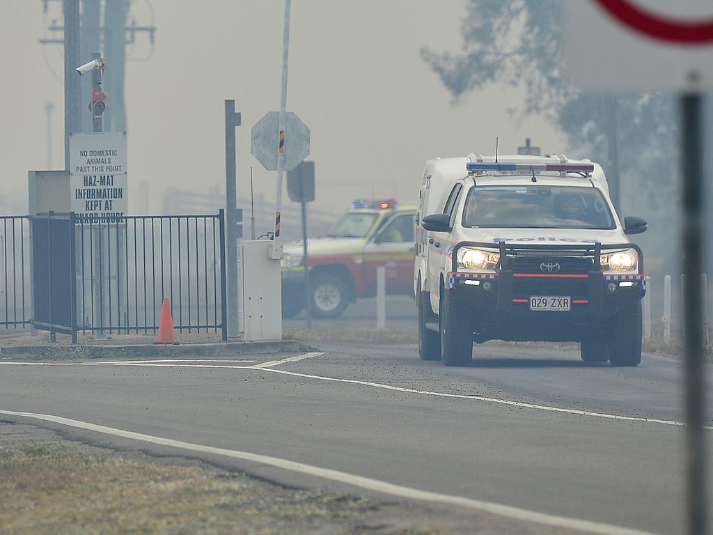 A fire burning south of Townsville has masked the Bruce Highway in smoke. The vegetation fire started near the JBS Meatworks at Stuart. PICTURE: MATT TAYLOR.