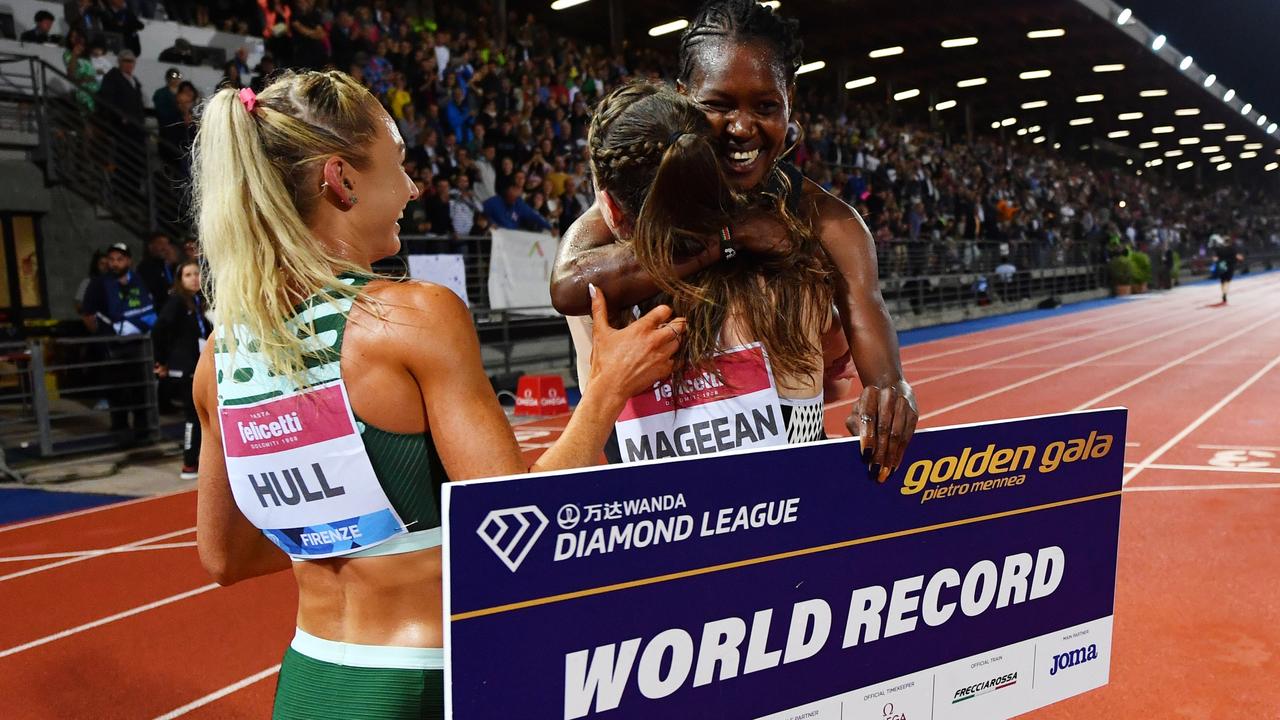 Faith Kipyegon set a new world record. (Photo by Valerio Pennicino/Getty Images)