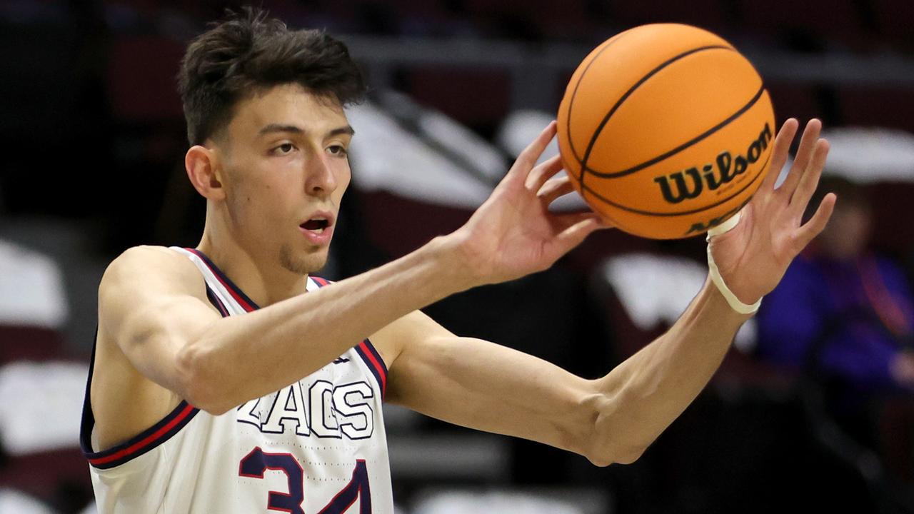 NBA Draft 2022: Chet Holmgren, who is he, height, weight, physical stats,  journey, crossing up Steph Curry video, viral, Gonzaga, Minnehaha Academy,  where will he get drafted, Oklahoma City Thunder