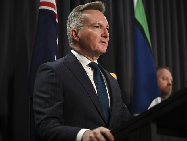 CANBERRA, AUSTRALIA, NewsWire Photos. MARCH 26, 2024: Minister for Climate Change and Energy, Chris Bowen and Infrastructure, Transport, Regional Development Minister, Catherine King hold a press conference at Parliament House in Canberra. Picture: NCA NewsWire / Martin Ollman