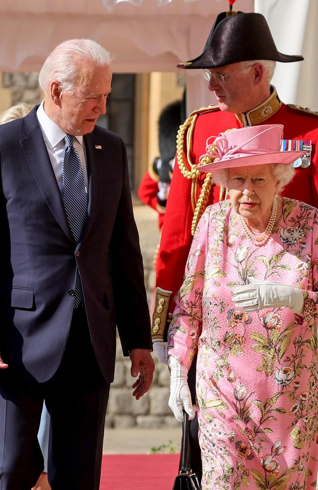 Why the Queen told Joe and Jill Biden to ‘sit down’ | Herald Sun