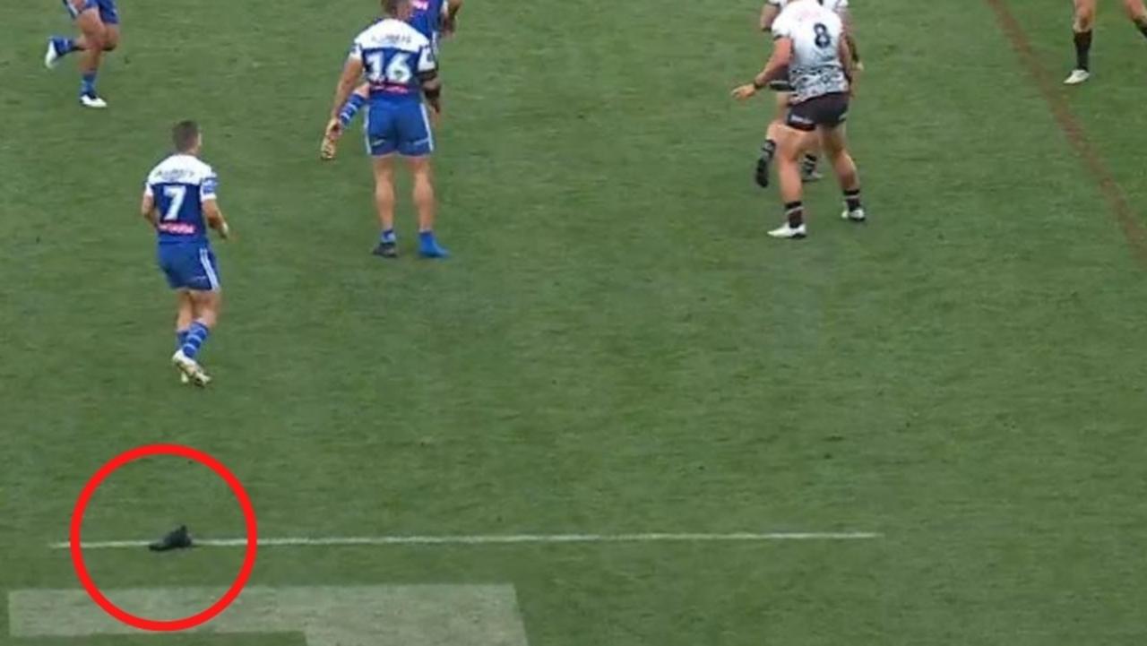 The commentators were bemused when New Zealand Warriors star Jack Murchie was penalised in strange circumstances on Sunday.