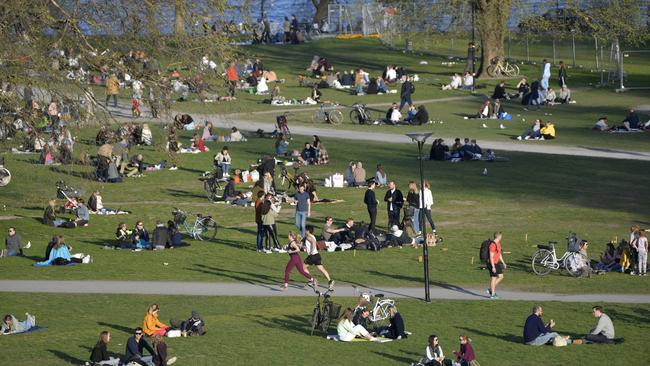 Stockholmers out and about during April. Picture: Anders Wiklund / AP