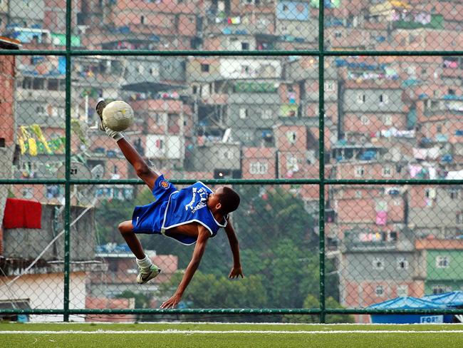 FH - A football pitch for the Jacarezinho favela