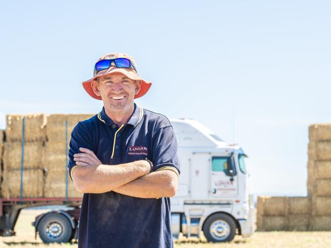 CROPS: Carting straw - Need for fodderScott Smith from Logan contracting at Ecklin.