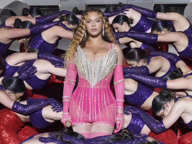 DUBAI, UNITED ARAB EMIRATES - JANUARY 21: BeyoncÃÂ© performs on stage headlining the Grand Reveal of Dubai's newest luxury hotel, Atlantis The Royal on January 21, 2023 in Dubai, United Arab Emirates. (Photo by Mason Poole/Parkwood Media/Getty Images for Atlantis The Royal)