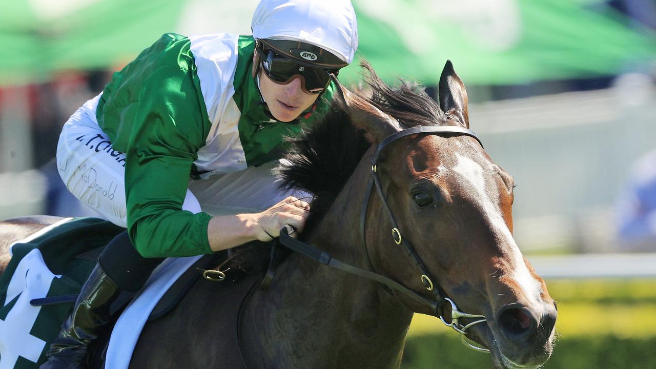 Sydney Racing - Epsom Day