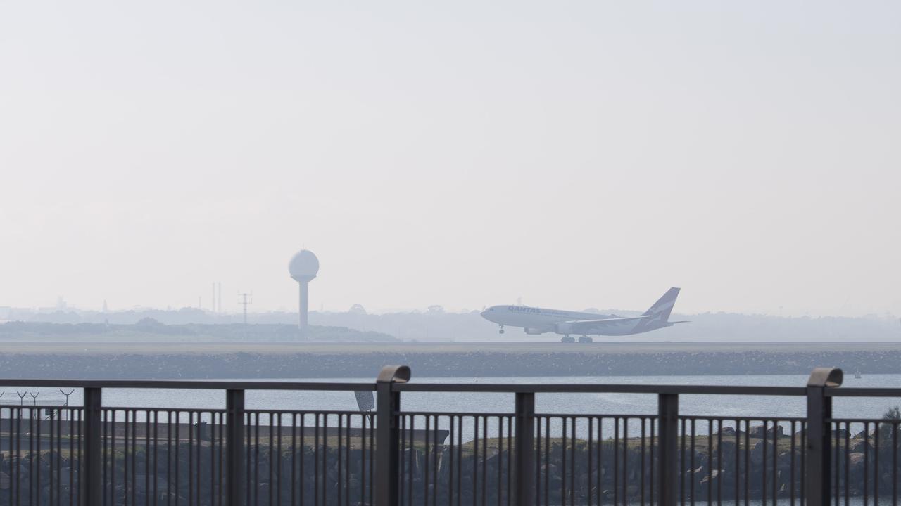 Extreme smoke haze blankets the Sydney Basin due to hazard reduction from the RFS. Picture: NCA NewsWire / Simon Bullard.