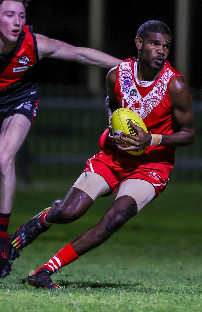 Shane Inkamala playing for Federal in Round 1 of the 2024 CAFL season. Picture: Charlie Lowson / AFLNT Media