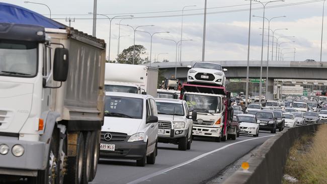 Heavy traffic on the M1. Photo: Jerad Williams