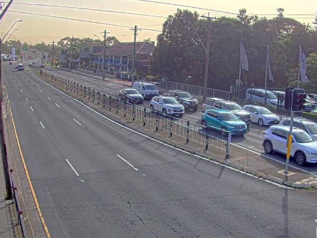 Dust haze at Princes Hwy, Wollongong, early on Tuesday. Picture: Live Traffic