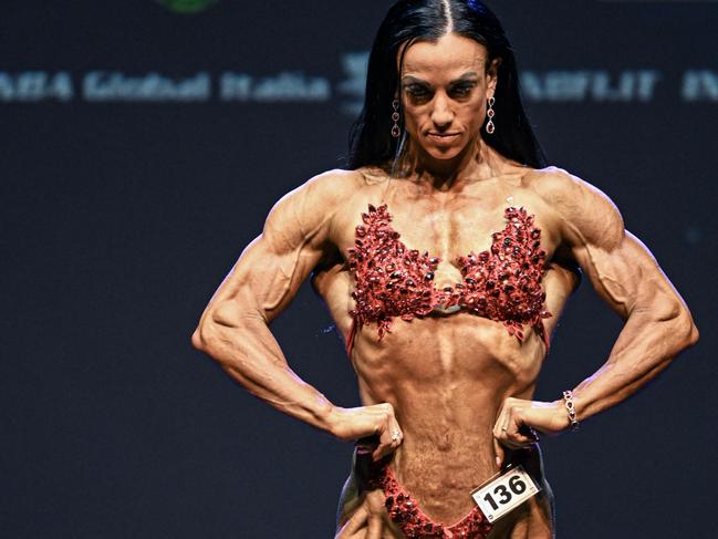 Mum-of-three vows to go ‘whole Hulk’ in post-birth bodybuilding transformation