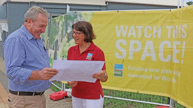 Western Downs Cr Carolyn Tillman, pictured with Mayor Paul McVeigh, seconded Cr George Moore’s move to allow ratepayers a larger discount when their bill was paid on time. Picture: Supplied