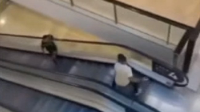 Dramatic Footage Captures Moment Brave Bystander Confronts Attacker Of ...