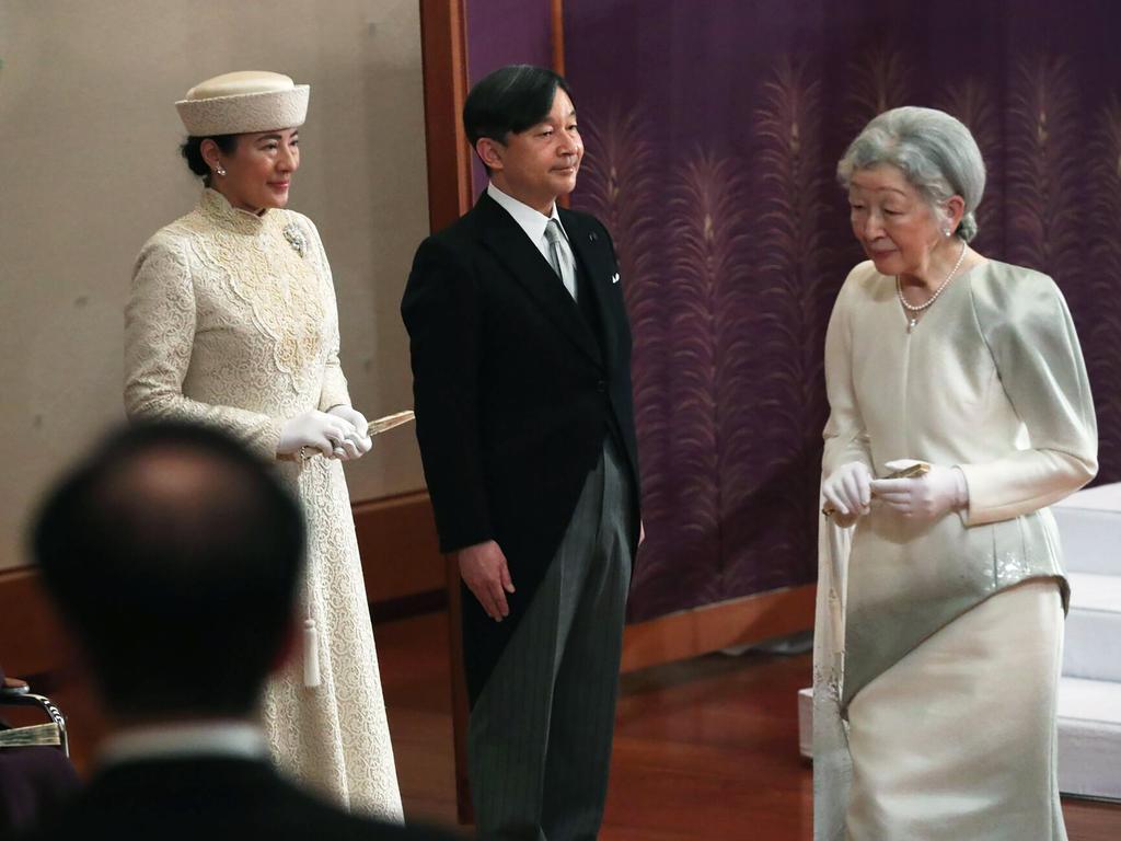 Emperor Akihito Becomes First Japanese Monarch To Abdicate In 200 Years Au 7135