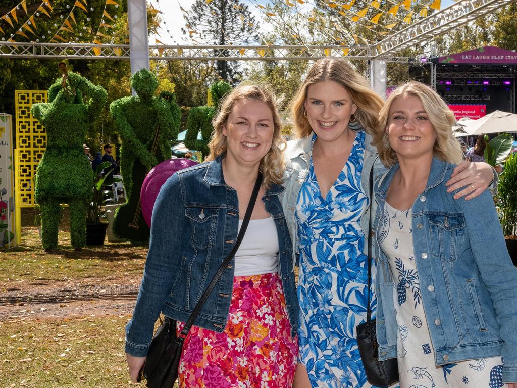 Emma Barnes, Chelsea Cragg and Ashleigh Tomkin. Festival of Food and Wine, Queens Park, Toowoomba Carnival of Flowers. Saturday September 10, 2022 Picture: Bev Lacey