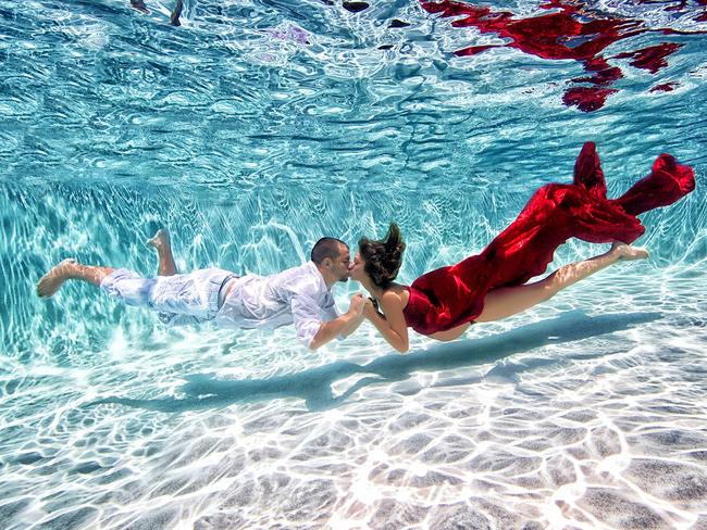 Photographer Adam Opris captures pregnancy underwater | news.com.au ...
