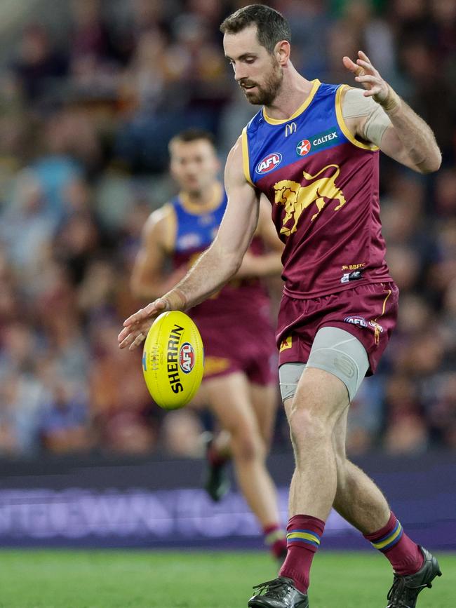 Darcy Gardiner of the Lions in action during the 2023 AFL Second Preliminary Final match between the Brisbane Lions and the Carlton Blues at The Gabba.