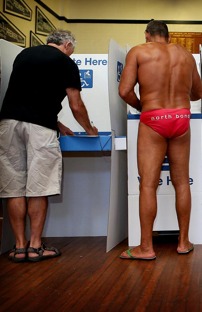 At least he’s wearing thongs.