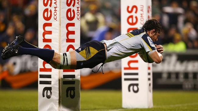 Sam Carter’s try was one of few highlights in the Brumbies’ win over the Sharks.