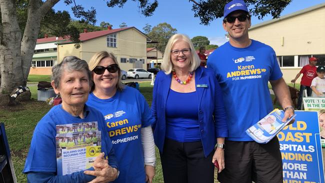 Karen Andrew with LNP volunteers at Currumbin State School. Picture: Andrew Potts.