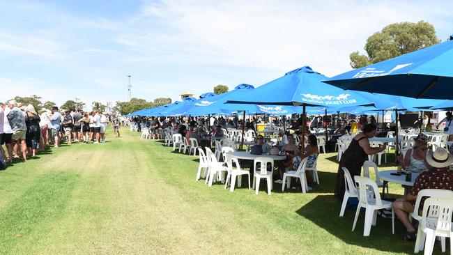 Moama Bowling Club Echuca Cup. Picture: David Smith