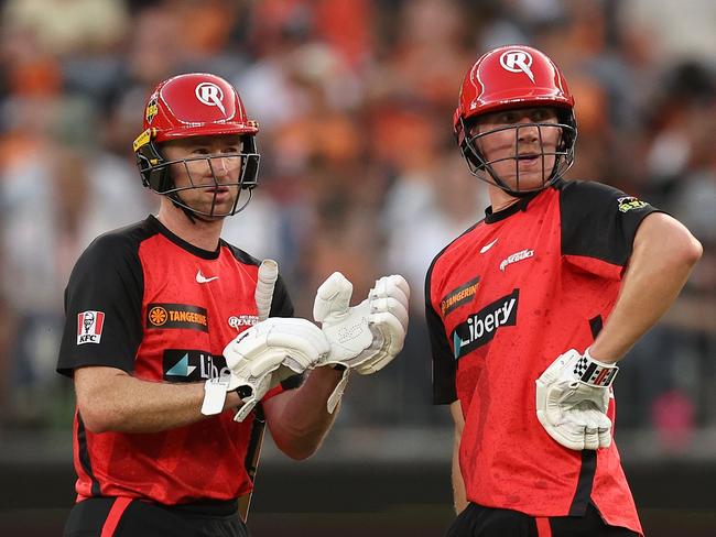 PERTH, AUSTRALIA - JANUARY 07: Tom Rogers and Will Sutherland of the Renegades talk between overs during the BBL match between Perth Scorchers and Melbourne Renegades at Optus Stadium, on January 07, 2025, in Perth, Australia. (Photo by Paul Kane/Getty Images)