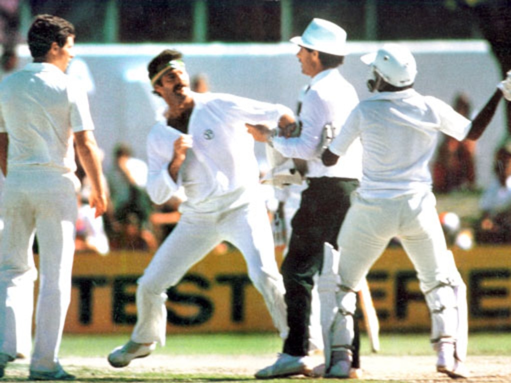 Umpires had to intervene after Miandad threatened to hit Lillee with his bat.