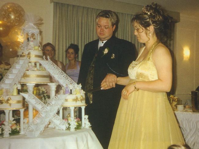 Carl Williams at his wedding to a pregnant Roberta Mercieca January 2001. Photo: Big Shots/Adam Shand/Penguin