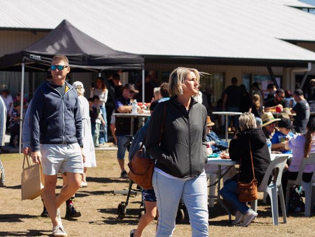 A windy day couldn't keep visitors away from the Moore Park Beach Arts Festival.