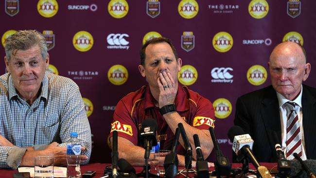 Walters with chief selector Gene Miles and QRL Chairman Bruce Hatcher. (AAP Image/Dan Peled)