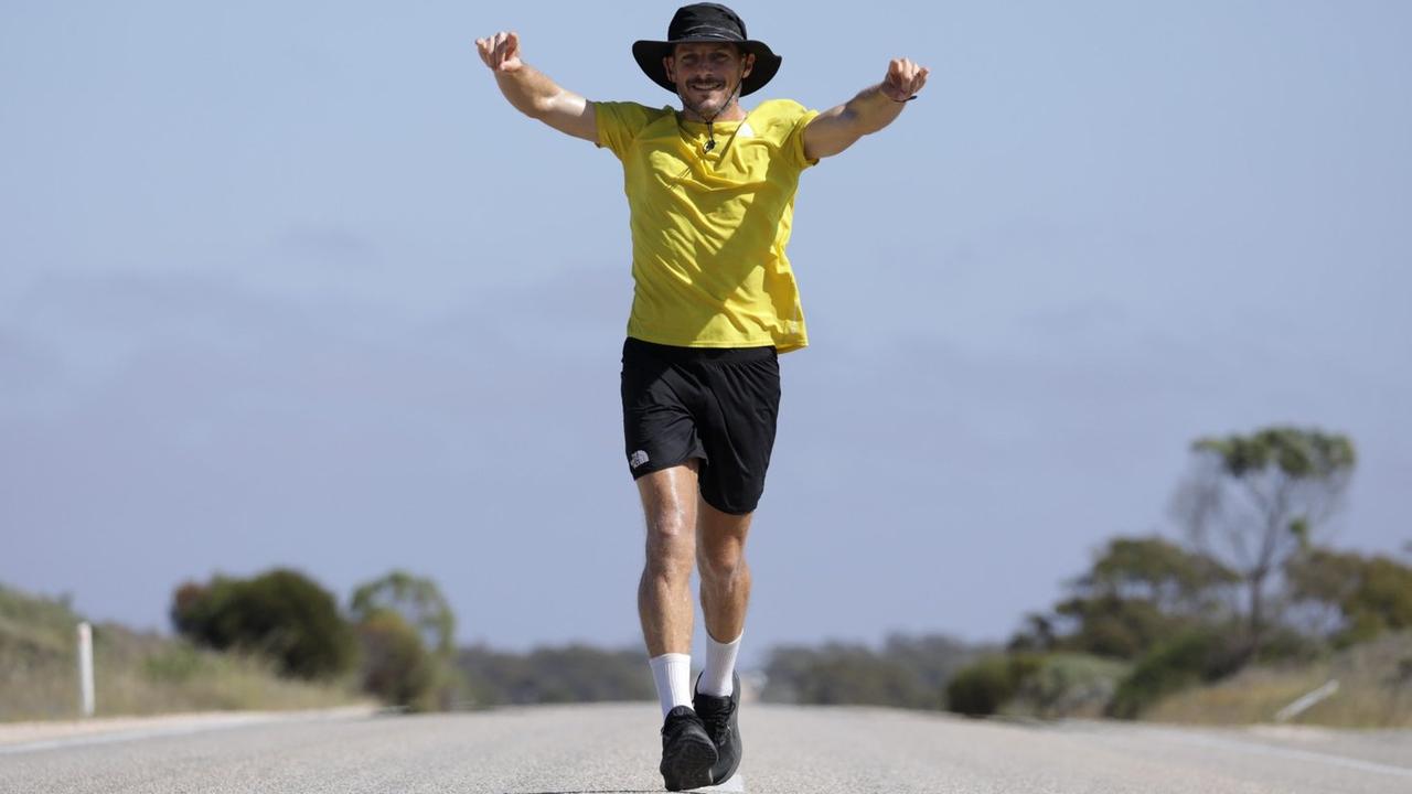 Chris Turnbull, 39, on his run from Perth to Sydney. Picture: Jack Bullen