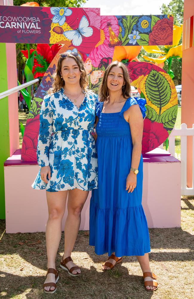 Jenny Rens (left) and Lesley O'Connor. Toowoomba Carnival of Flowers Festival of Food and Wine. Saturday September 14th, 2024. Picture: Bev Lacey